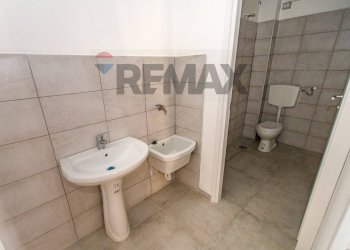 Bagno - Locale Commerciale Via Benedetto D'Acquisto
35-37, Monreale - foto 17