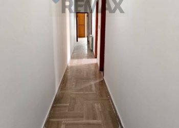 Hall / corridoio - Apartment piazza macarione
 
4, Giarre - photo 17