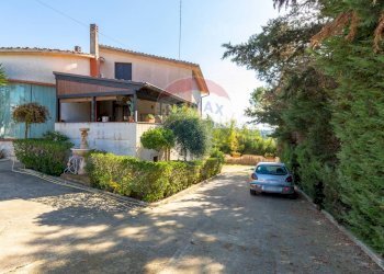 Casa all\'aperto - Villa Via Aristofane
 
3, Caltagirone - foto 29