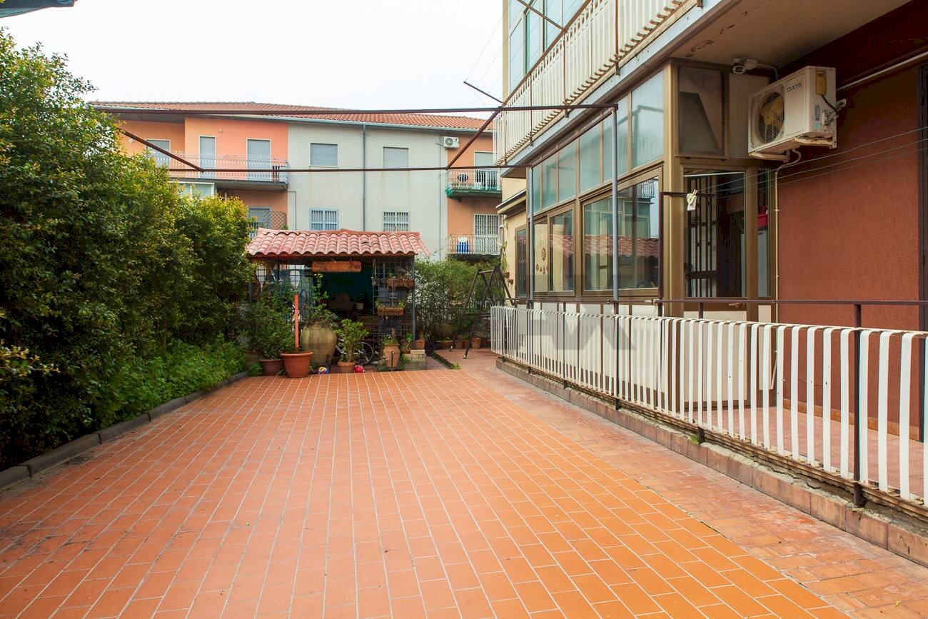Terrazza - Four-room apartment Via Barriera
27, Catania - photo 2
