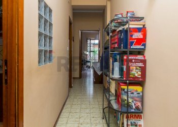 Hall / corridoio - Four-room apartment Via Barriera
 
27, Catania - photo 8