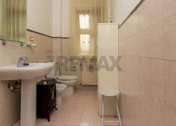 Bagno - Four-room apartment Via Barriera
 
27, Catania - photo 11