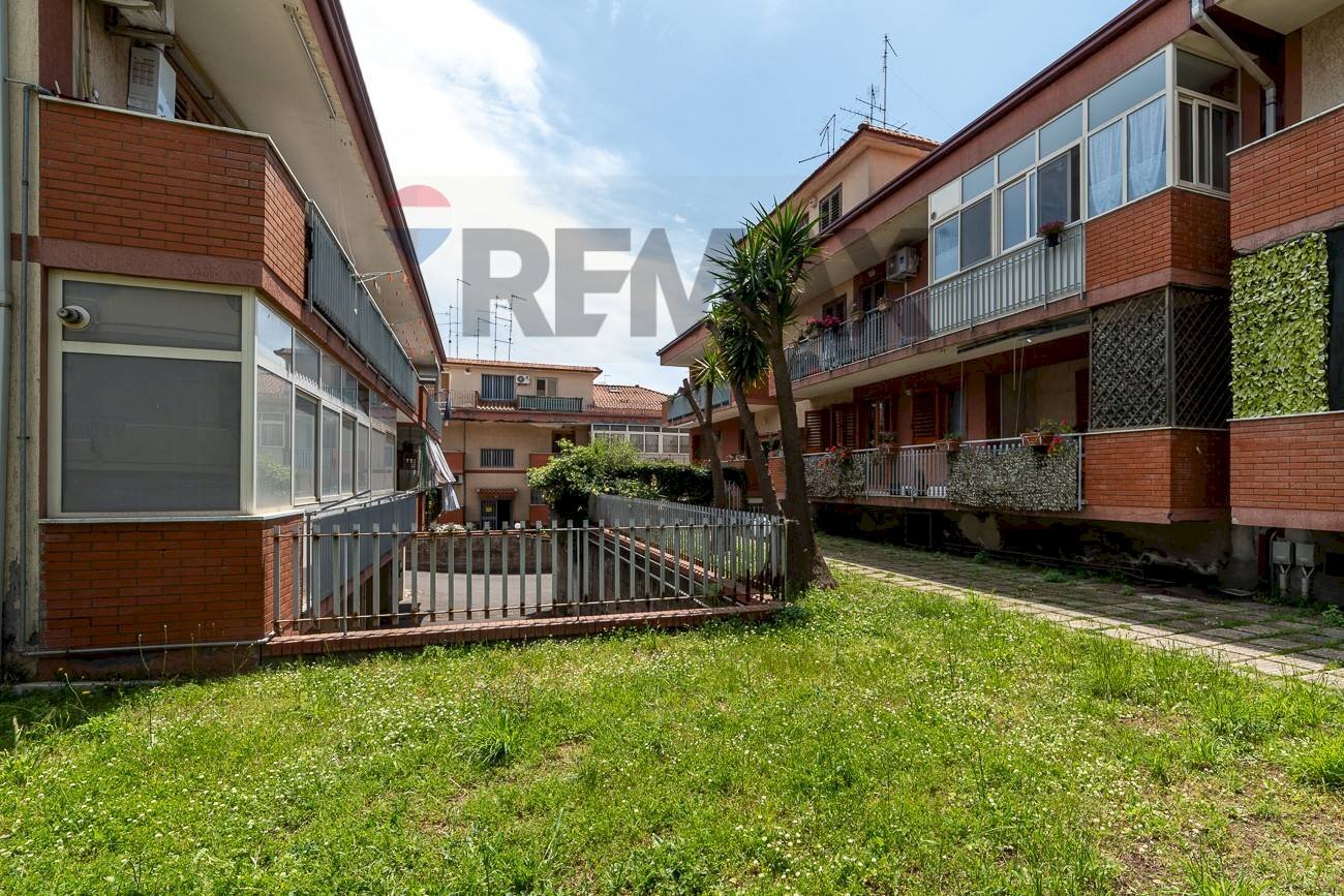 Edificio all\'aperto - Appartamento Via Nocilla
 
105, Aci Sant'Antonio - foto 1