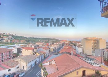 Edificio all\'aperto - Four-room apartment Via Sebastiano Guzzoni
 
2, Catania - photo 1