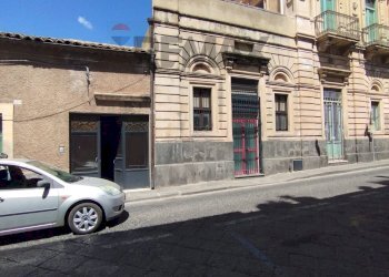 Edificio all\'aperto - Locale Commerciale Via Vittorio Emanuele
268, Santa Maria di Licodia - foto 2