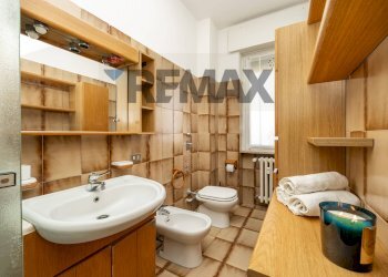 Bagno - Bilocale Via Leonardo Da Vinci
 
6, Bussero - foto 12