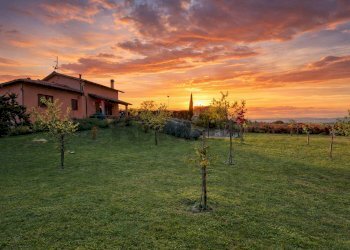 Giardino - Villa Via pio iii
 
8, Sarteano - foto 1