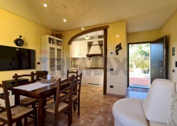 Sala da pranzo - Villa VIA PICCARATICO
 
110, Vinci - photo 14
