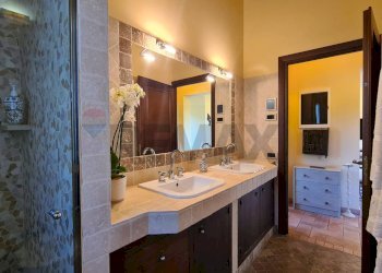 Bagno - Villa VIA PICCARATICO
 
110, Vinci - photo 30
