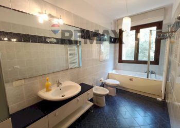 Bagno - Three-room apartment Via Emanuele Petri
 
6, Corciano - photo 22