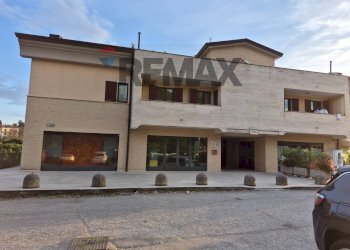 Edificio all\'aperto - Commercial Premises VIA ALFONSINA MORINI
39, Perugia - photo 1