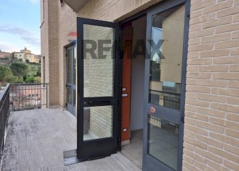 Balcone - Commercial Premises VIA ALFONSINA MORINI
39, Perugia - photo 12