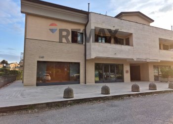 Edificio all\'aperto - Commercial Premises VIA ALFONSINA MORINI
39, Perugia - photo 17