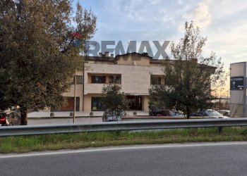 Casa all\'aperto - Commercial Premises VIA ALFONSINA MORINI
39, Perugia - photo 18
