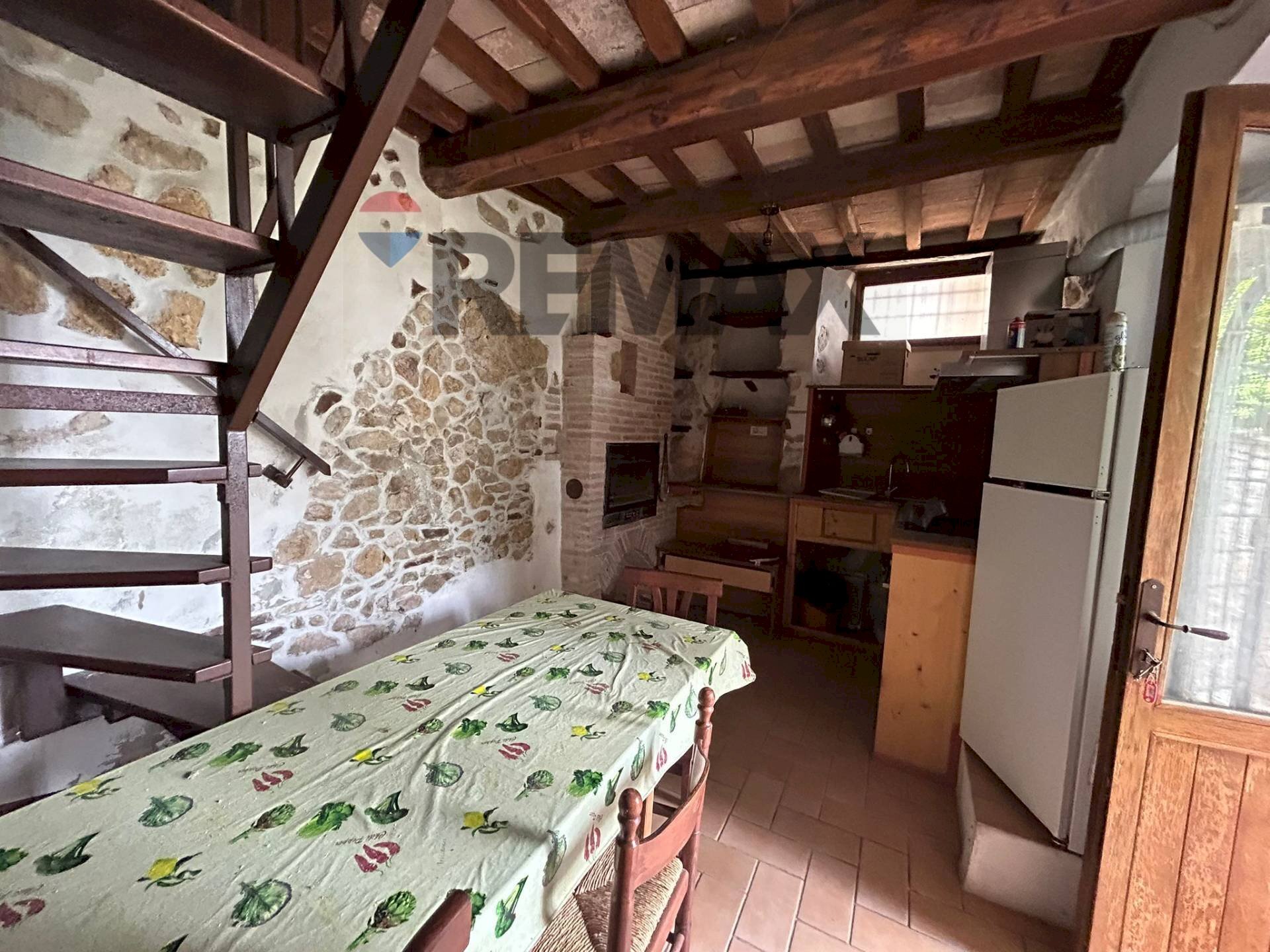 Sala da pranzo - Two-room apartment VIA CANSACCHI
28, Amelia - photo 3