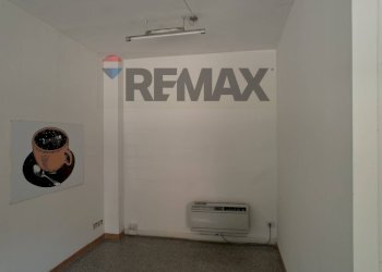 Stanza vuota - Commercial Premises Via Ruggero D'andreotto
5, Perugia - photo 6