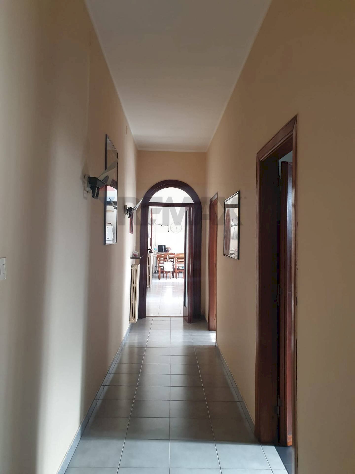 Hall / corridoio - Four-room apartment Via Santa Barbara
4, Caivano - photo 3