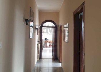 Hall / corridoio - Four-room apartment Caivano - photo 4