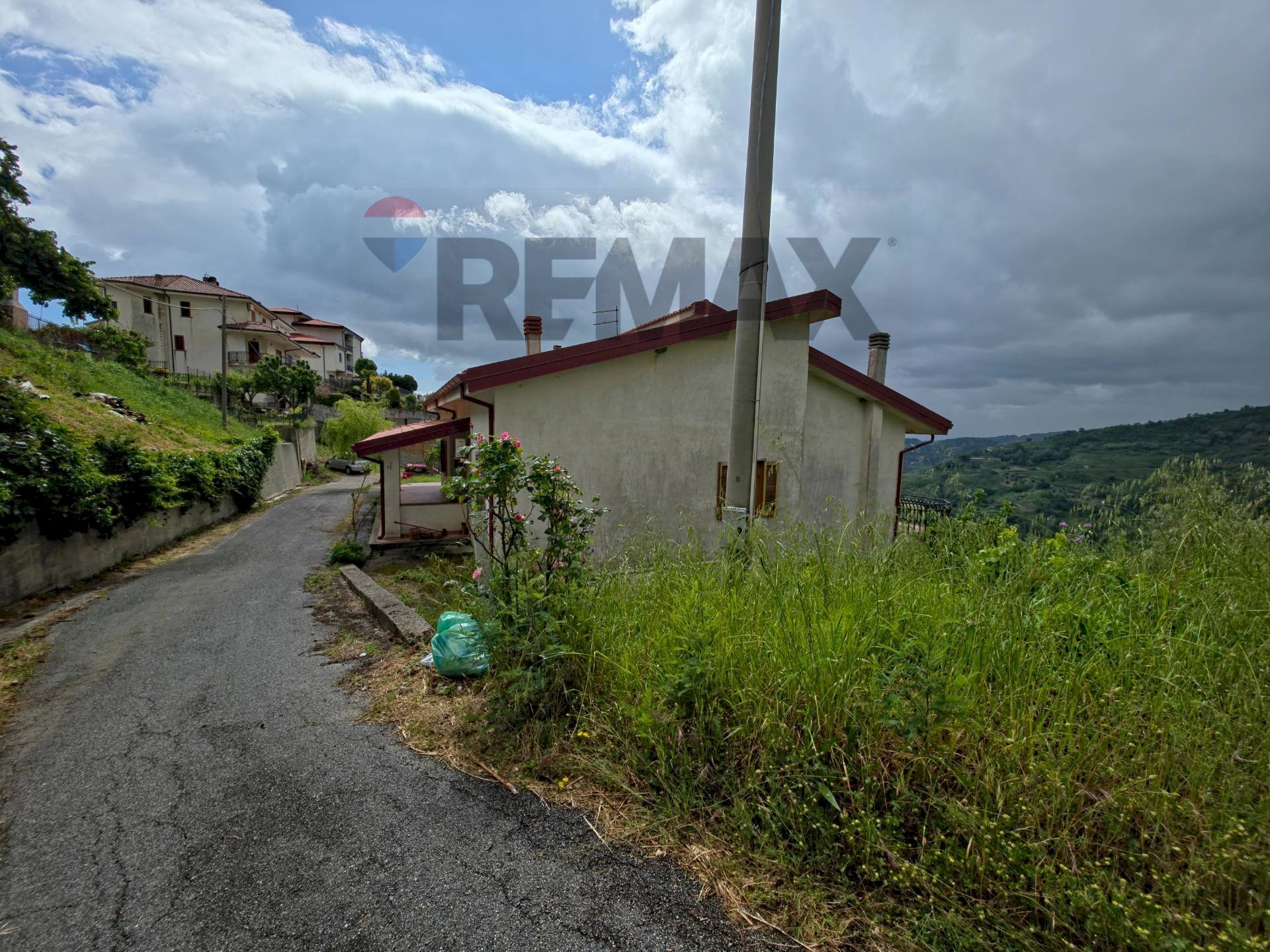 Casa all\'aperto - Villa VIALE MONSIGNOR DOMENICO PETRONI
53, Cervicati - foto 2