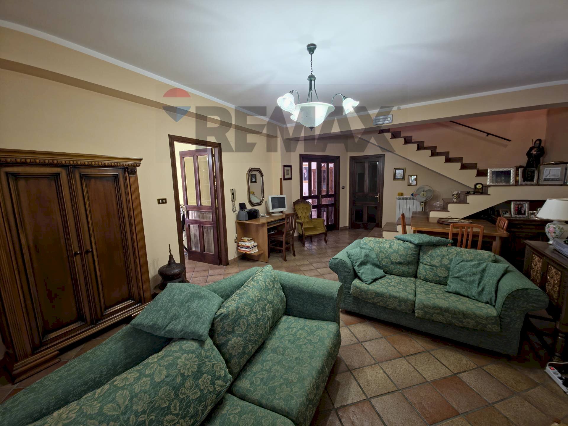 Soggiorno - Villa VIALE MONSIGNOR DOMENICO PETRONI
53, Cervicati - photo 3