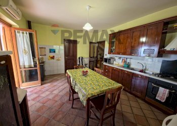 Cucina - Villa VIALE MONSIGNOR DOMENICO PETRONI
 
53, Cervicati - foto 24