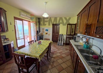 Cucina - Villa VIALE MONSIGNOR DOMENICO PETRONI
 
53, Cervicati - foto 26