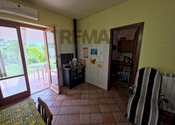 Sala da pranzo - Villa VIALE MONSIGNOR DOMENICO PETRONI
 
53, Cervicati - foto 27