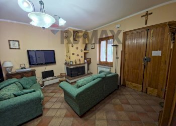 Soggiorno - Villa VIALE MONSIGNOR DOMENICO PETRONI
 
53, Cervicati - foto 39