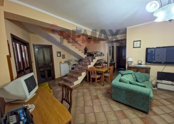 Sala da pranzo - Villa VIALE MONSIGNOR DOMENICO PETRONI
 
53, Cervicati - foto 40