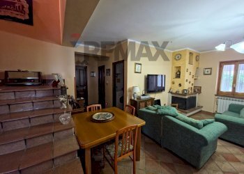 Sala da pranzo - Villa VIALE MONSIGNOR DOMENICO PETRONI
 
53, Cervicati - foto 42