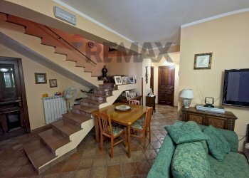 Sala da pranzo - Villa VIALE MONSIGNOR DOMENICO PETRONI
 
53, Cervicati - foto 43