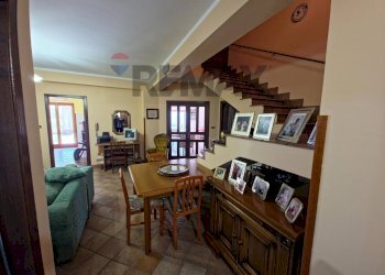 Sala da pranzo - Villa VIALE MONSIGNOR DOMENICO PETRONI
 
53, Cervicati - foto 45