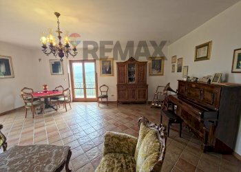 Sala da pranzo - Villa VIALE MONSIGNOR DOMENICO PETRONI
 
53, Cervicati - foto 68