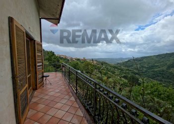 Balcone - Villa VIALE MONSIGNOR DOMENICO PETRONI
 
53, Cervicati - foto 73