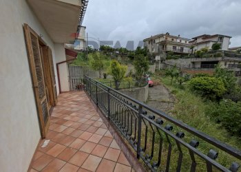 Balcone - Villa VIALE MONSIGNOR DOMENICO PETRONI
 
53, Cervicati - foto 75