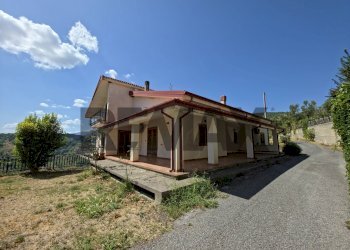 Casa all\'aperto - Villa VIALE MONSIGNOR DOMENICO PETRONI
 
53, Cervicati - foto 1