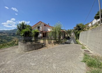 Casa all\'aperto - Villa VIALE MONSIGNOR DOMENICO PETRONI
 
53, Cervicati - foto 84