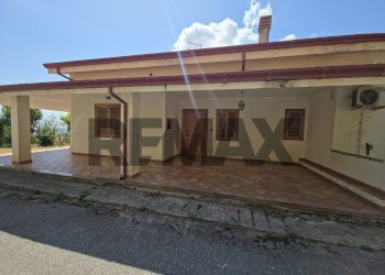 Casa all\'aperto - Villa VIALE MONSIGNOR DOMENICO PETRONI
 
53, Cervicati - foto 92