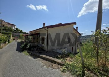 Casa all\'aperto - Villa VIALE MONSIGNOR DOMENICO PETRONI
 
53, Cervicati - foto 94