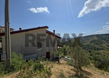 Casa all\'aperto - Villa VIALE MONSIGNOR DOMENICO PETRONI
 
53, Cervicati - foto 95