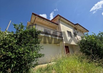 Casa all\'aperto - Villa VIALE MONSIGNOR DOMENICO PETRONI
 
53, Cervicati - foto 102