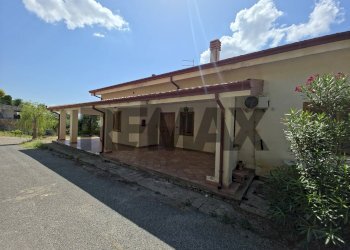 Casa all\'aperto - Villa VIALE MONSIGNOR DOMENICO PETRONI
 
53, Cervicati - foto 105