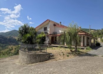 Casa all\'aperto - Villa VIALE MONSIGNOR DOMENICO PETRONI
 
53, Cervicati - foto 107