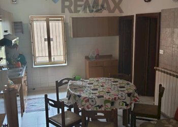 Sala da pranzo - Quadrilocale via girasole
2, Agira - foto 9