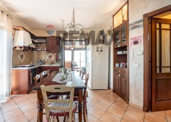 Sala da pranzo - Attico Via Sciara
 
21, Tremestieri Etneo - foto 4