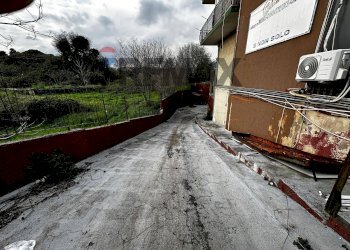Edificio all\'aperto - Locale Commerciale corso San Vito
141, Mascalucia - foto 21