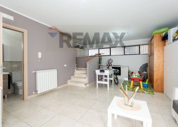 Sala da pranzo - Terraced Villa Via Ettore Majorana
 
8, Pedara - photo 15