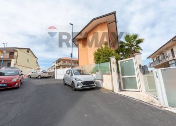 Edificio all\'aperto - Terraced Villa Via Ettore Majorana
 
8, Pedara - photo 24