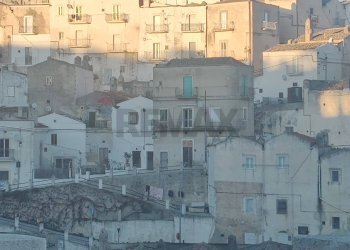 Edificio all\'aperto - Independent house Via del Meriggio
 
25/A, Monte Sant'Angelo - photo 4