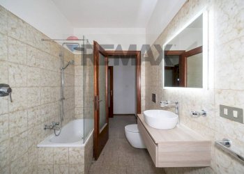 Bagno - Independent house Strada Della Cisa
 
82, Brescello - photo 10